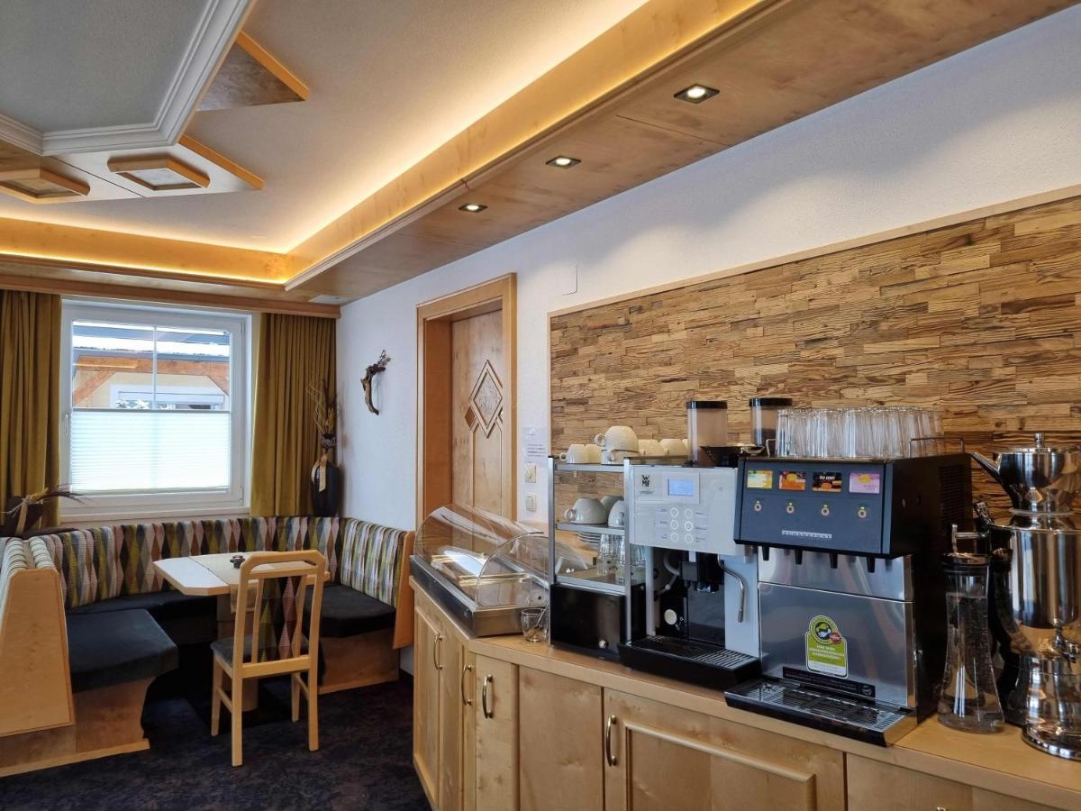 Hotel Garni Corinna Ischgl Esterno foto